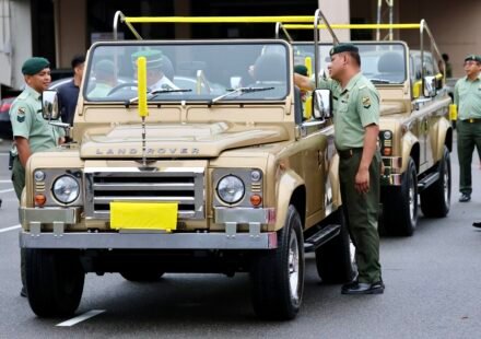 Land Rover Military Vehicle Contract