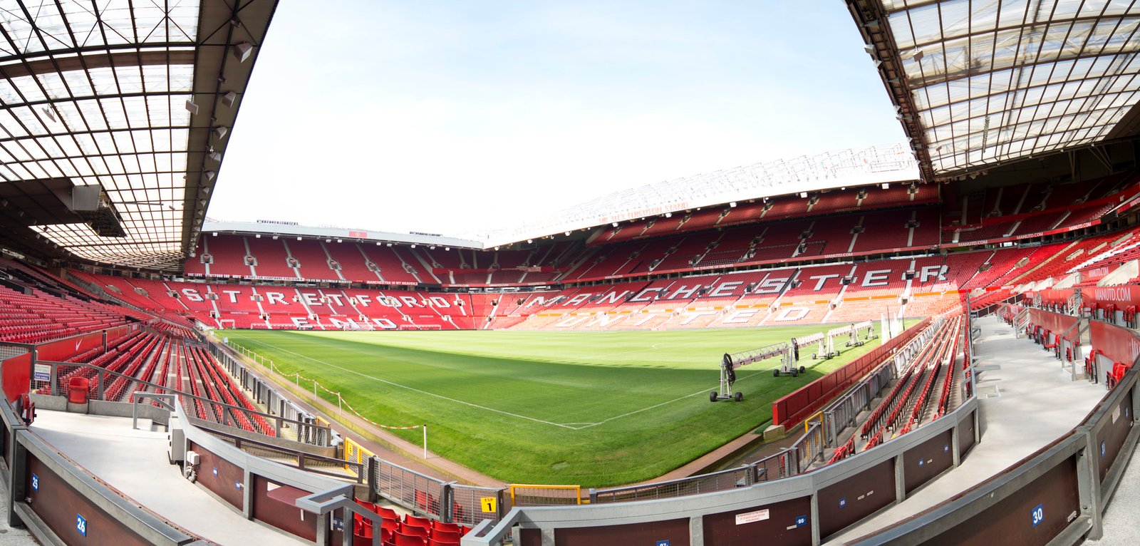 Manchester United Defenders Face Crucial Test Ahead of Summer Rebuild
